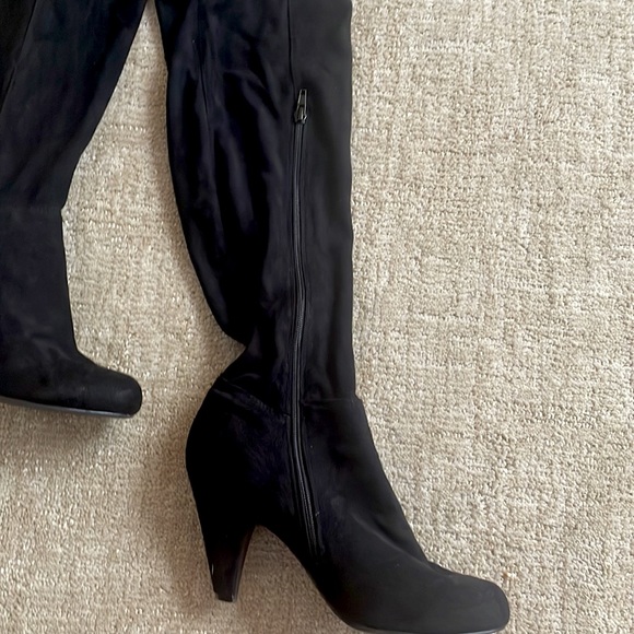 Black suede knee high heel boots - Picture 2 of 2